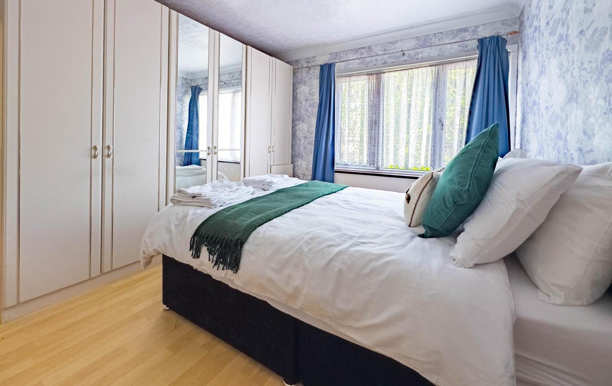 Morden Holiday Basildon  Buitenkant foto