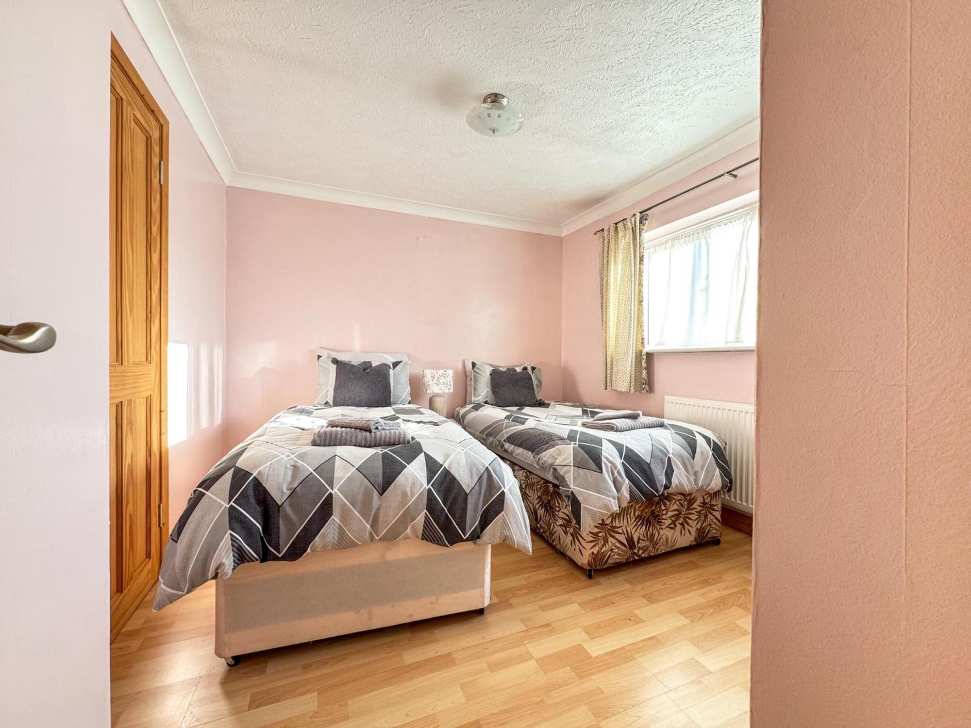 Morden Holiday Basildon  Buitenkant foto